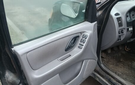 Ford Escape II, 2001 год, 240 000 рублей, 10 фотография