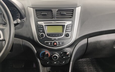 Hyundai Solaris II рестайлинг, 2013 год, 655 000 рублей, 13 фотография