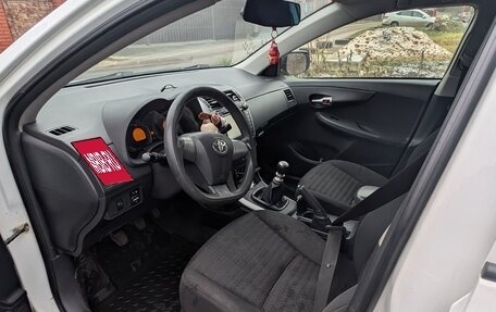 Toyota Corolla, 2011 год, 700 000 рублей, 4 фотография