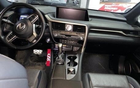 Lexus RX IV рестайлинг, 2019 год, 4 800 000 рублей, 7 фотография