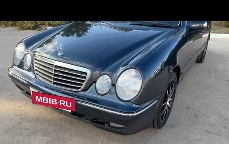 Mercedes-Benz E-Класс, 2000 год, 675 000 рублей, 3 фотография