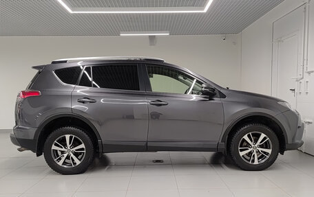 Toyota RAV4, 2015 год, 2 000 000 рублей, 5 фотография