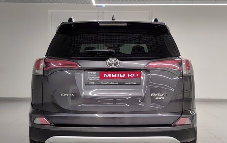 Toyota RAV4, 2015 год, 2 000 000 рублей, 7 фотография