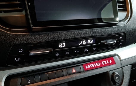 Peugeot Traveller I, 2019 год, 2 750 000 рублей, 21 фотография