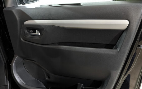 Peugeot Traveller I, 2019 год, 2 750 000 рублей, 25 фотография