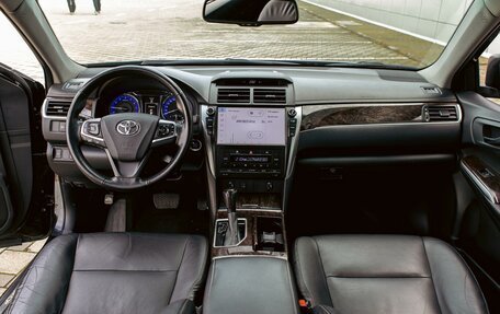 Toyota Camry, 2017 год, 2 395 000 рублей, 15 фотография