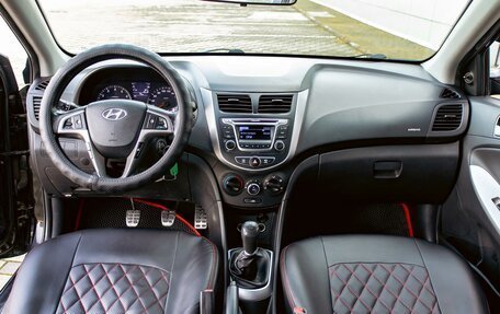 Hyundai Solaris II рестайлинг, 2013 год, 855 000 рублей, 16 фотография