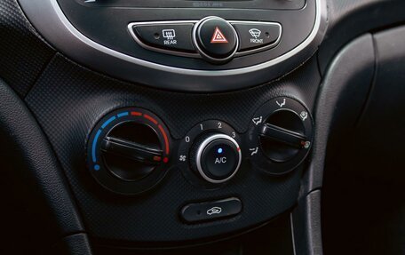 Hyundai Solaris II рестайлинг, 2013 год, 855 000 рублей, 15 фотография