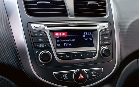 Hyundai Solaris II рестайлинг, 2013 год, 855 000 рублей, 14 фотография