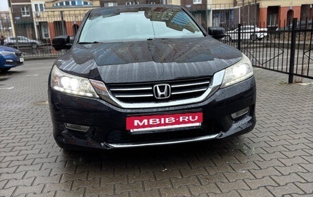 Honda Accord IX рестайлинг, 2013 год, 1 650 000 рублей, 2 фотография