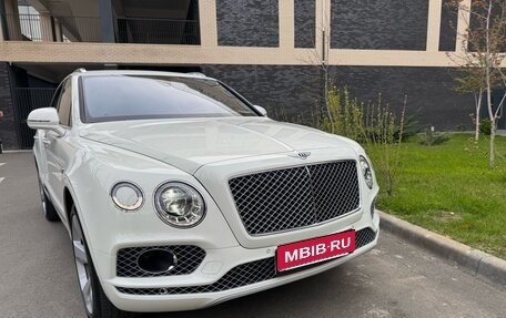 Bentley Bentayga I, 2017 год, 10 900 000 рублей, 1 фотография