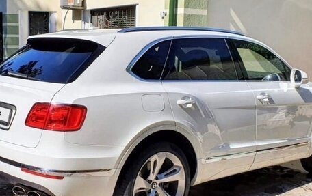 Bentley Bentayga I, 2017 год, 10 900 000 рублей, 3 фотография