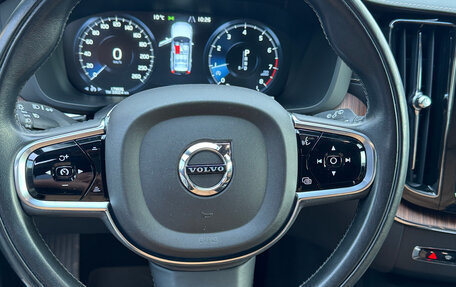 Volvo XC60 II, 2019 год, 3 750 000 рублей, 2 фотография