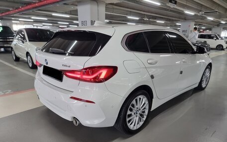 BMW 1 серия, 2021 год, 2 625 000 рублей, 6 фотография