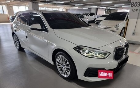 BMW 1 серия, 2021 год, 2 625 000 рублей, 3 фотография