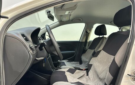 Volkswagen Polo VI (EU Market), 2013 год, 750 000 рублей, 13 фотография