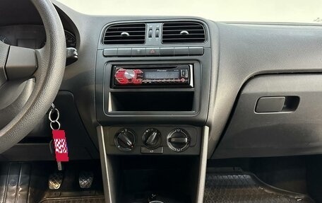 Volkswagen Polo VI (EU Market), 2013 год, 750 000 рублей, 11 фотография