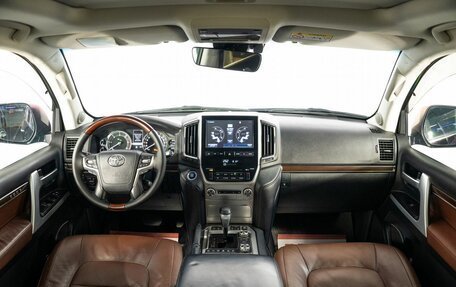 Toyota Land Cruiser 200, 2016 год, 5 900 000 рублей, 8 фотография