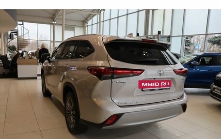 Toyota Highlander, 2025 год, 5 800 000 рублей, 3 фотография