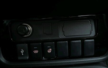 Mitsubishi Outlander III рестайлинг 3, 2021 год, 2 360 000 рублей, 15 фотография