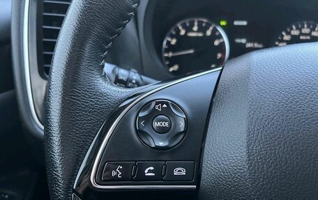 Mitsubishi Outlander III рестайлинг 3, 2021 год, 2 360 000 рублей, 17 фотография