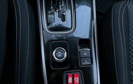 Mitsubishi Outlander III рестайлинг 3, 2021 год, 2 360 000 рублей, 14 фотография