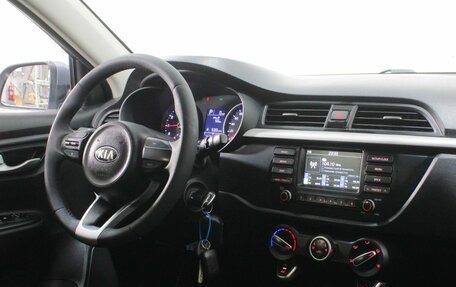 KIA Rio IV, 2018 год, 1 300 000 рублей, 10 фотография