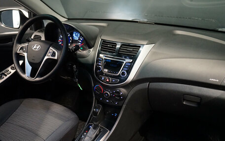 Hyundai Solaris II рестайлинг, 2015 год, 1 298 000 рублей, 22 фотография