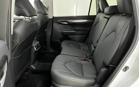 Toyota Highlander, 2025 год, 5 790 000 рублей, 17 фотография