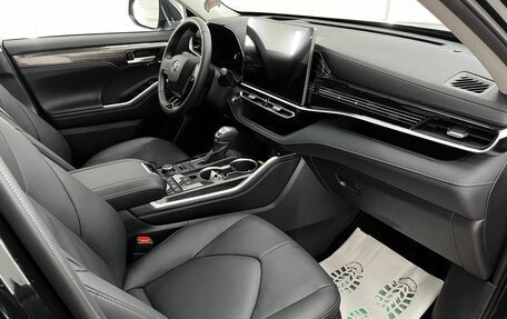 Toyota Highlander, 2025 год, 5 790 000 рублей, 29 фотография