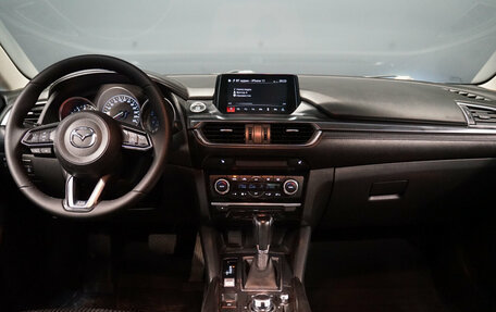 Mazda 6, 2017 год, 1 990 000 рублей, 20 фотография
