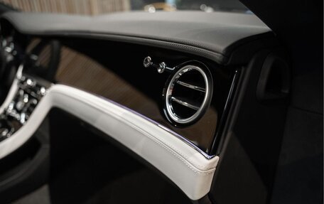 Bentley Continental GT, 2025 год, 41 220 000 рублей, 28 фотография