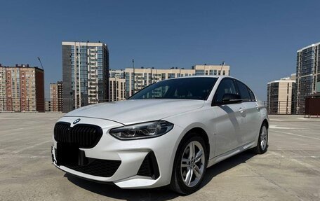 BMW 1 серия, 2021 год, 1 830 000 рублей, 3 фотография