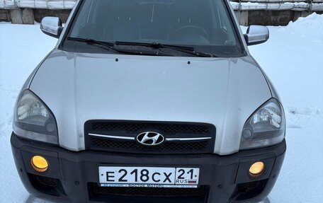 Hyundai Tucson III, 2006 год, 699 000 рублей, 2 фотография