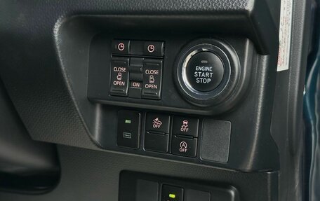 Toyota Roomy I, 2021 год, 1 299 000 рублей, 21 фотография