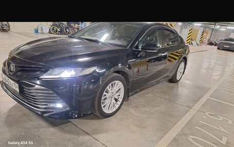 Toyota Camry, 2018 год, 2 200 000 рублей, 4 фотография