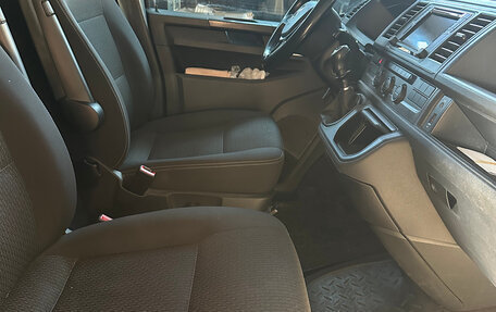 Volkswagen Multivan T6 рестайлинг, 2019 год, 4 488 000 рублей, 8 фотография