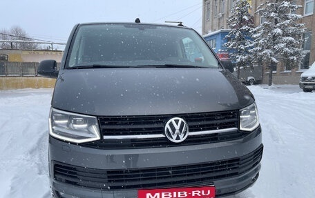 Volkswagen Multivan T6 рестайлинг, 2019 год, 4 488 000 рублей, 4 фотография