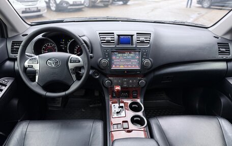 Toyota Highlander III, 2012 год, 1 950 000 рублей, 11 фотография