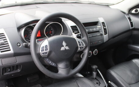 Mitsubishi Outlander III рестайлинг 3, 2007 год, 895 000 рублей, 10 фотография