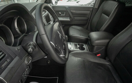 Mitsubishi Pajero IV, 2011 год, 1 948 000 рублей, 10 фотография