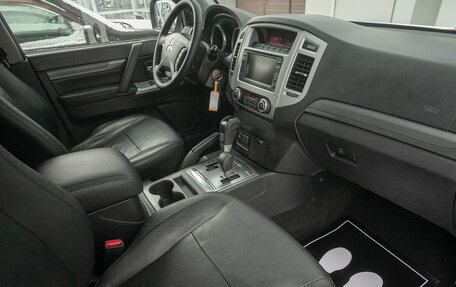 Mitsubishi Pajero IV, 2011 год, 1 948 000 рублей, 20 фотография