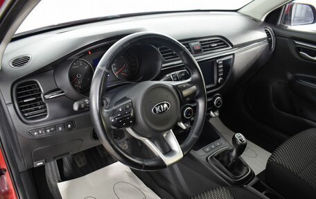 KIA Rio IV, 2018 год, 1 320 000 рублей, 10 фотография