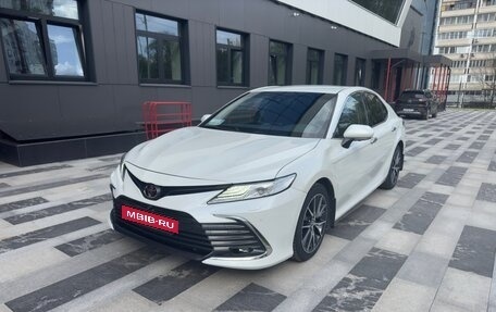 Toyota Camry, 2021 год, 4 100 000 рублей, 1 фотография
