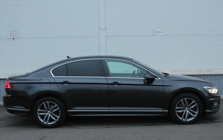 Volkswagen Passat B8 рестайлинг, 2017 год, 1 820 000 рублей, 7 фотография