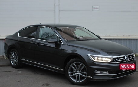 Volkswagen Passat B8 рестайлинг, 2017 год, 1 820 000 рублей, 3 фотография