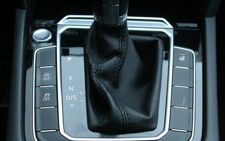 Volkswagen Passat B8 рестайлинг, 2017 год, 1 820 000 рублей, 20 фотография