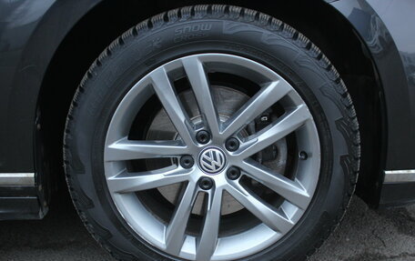 Volkswagen Passat B8 рестайлинг, 2017 год, 1 820 000 рублей, 26 фотография