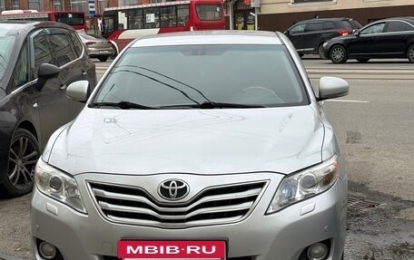 Toyota Camry, 2011 год, 1 050 000 рублей, 4 фотография