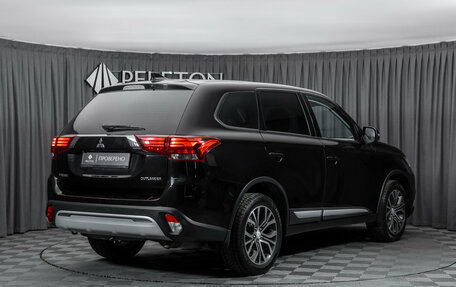 Mitsubishi Outlander III рестайлинг 3, 2018 год, 2 420 000 рублей, 5 фотография